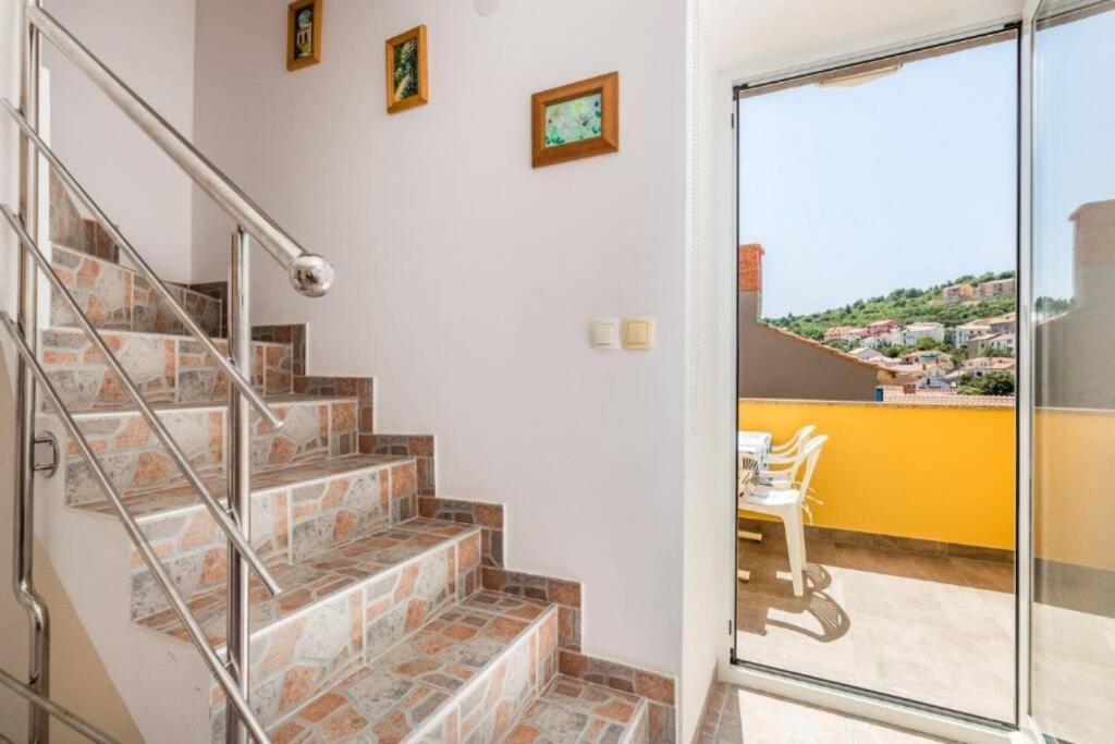 Appartement Tin 2 à Vrbnik Extérieur photo